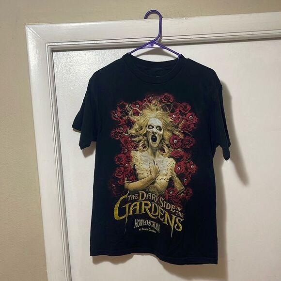 Howl o scream, dark side of the garden T-shirt, size medium - Picture 1 of 5